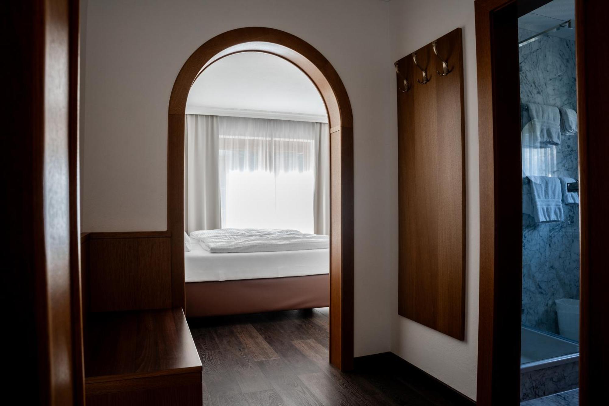 Hotel Maria Theresia Майрхофен Экстерьер фото