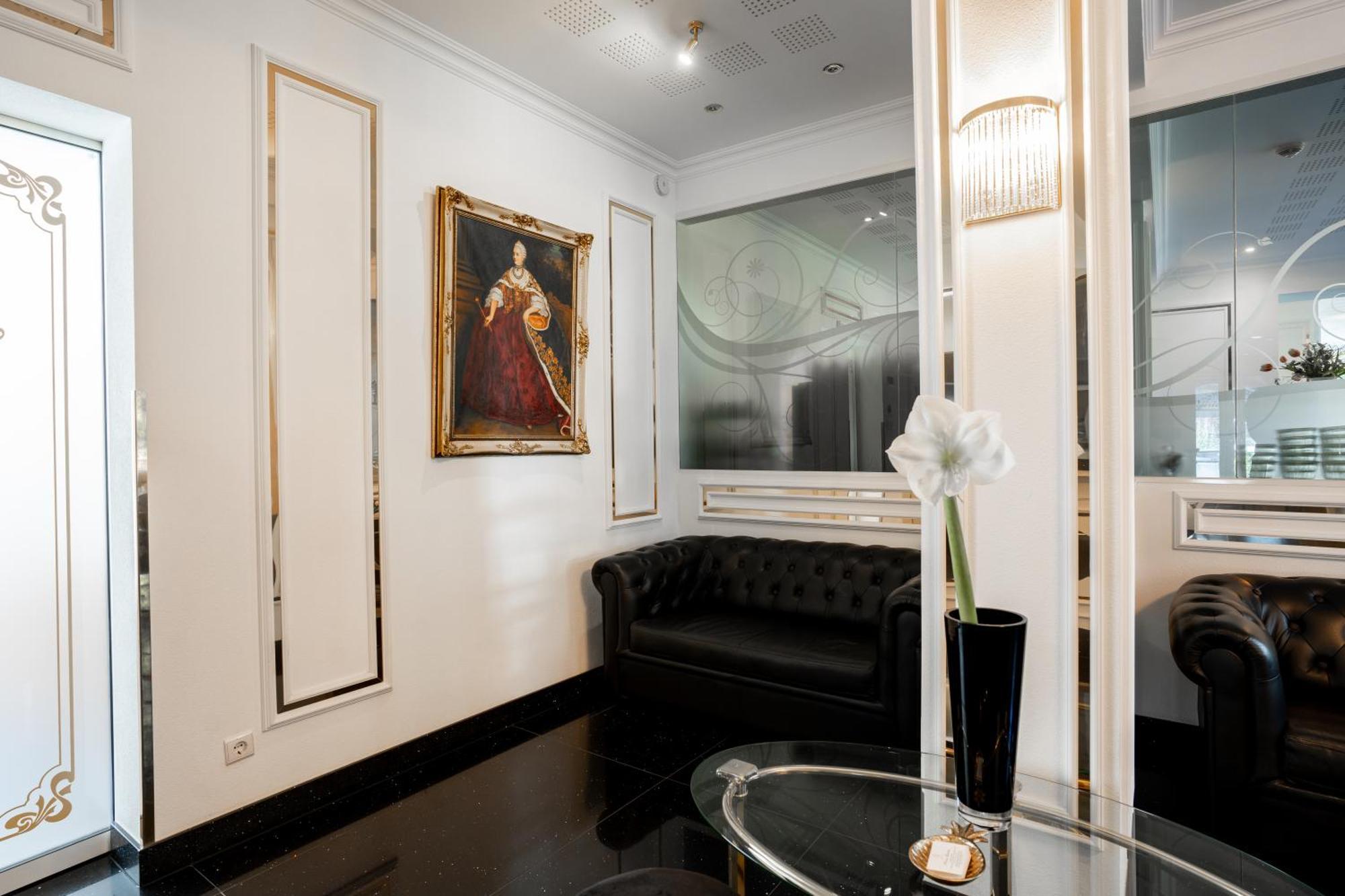 Hotel Maria Theresia Майрхофен Экстерьер фото