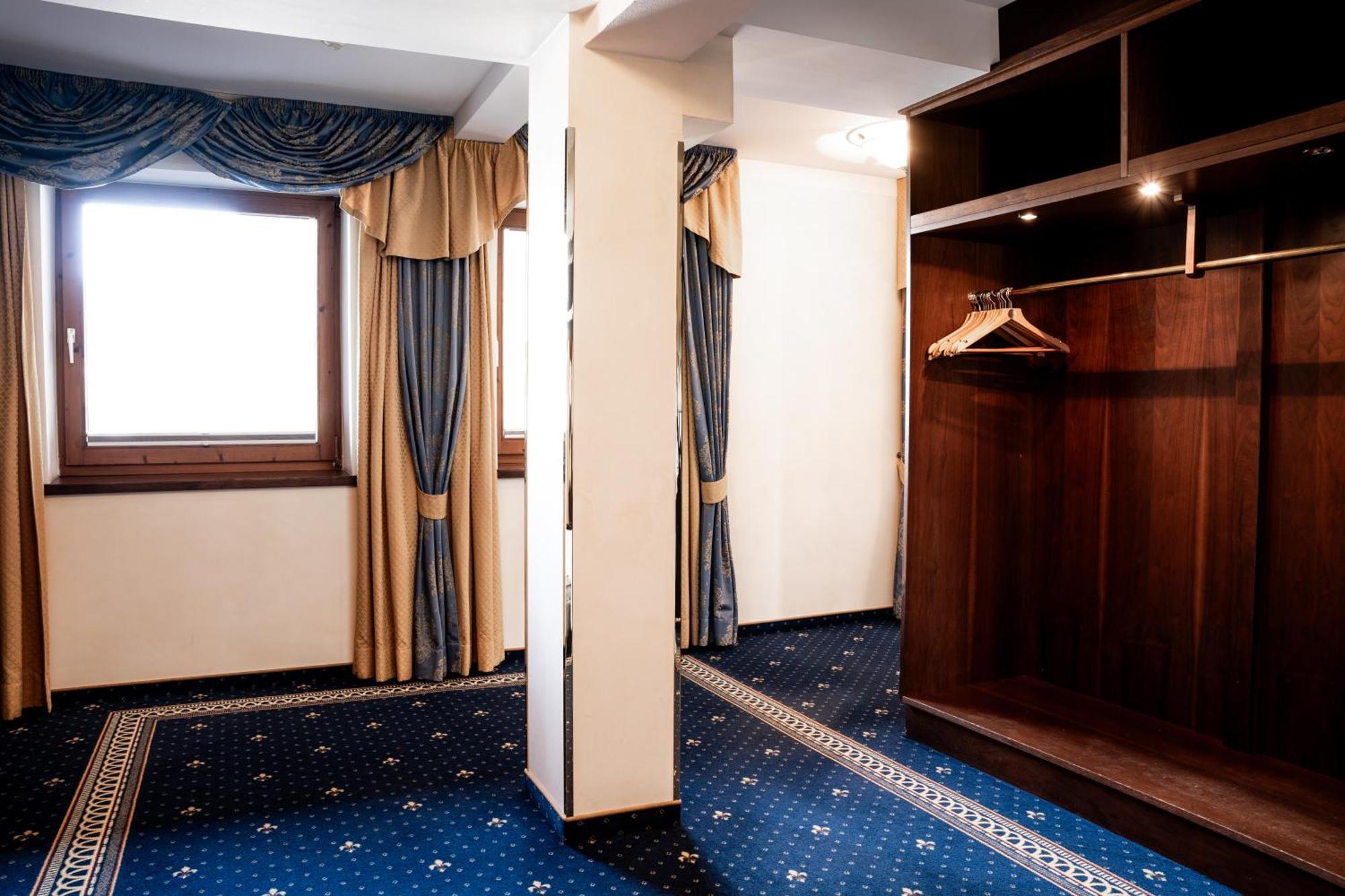 Hotel Maria Theresia Майрхофен Экстерьер фото