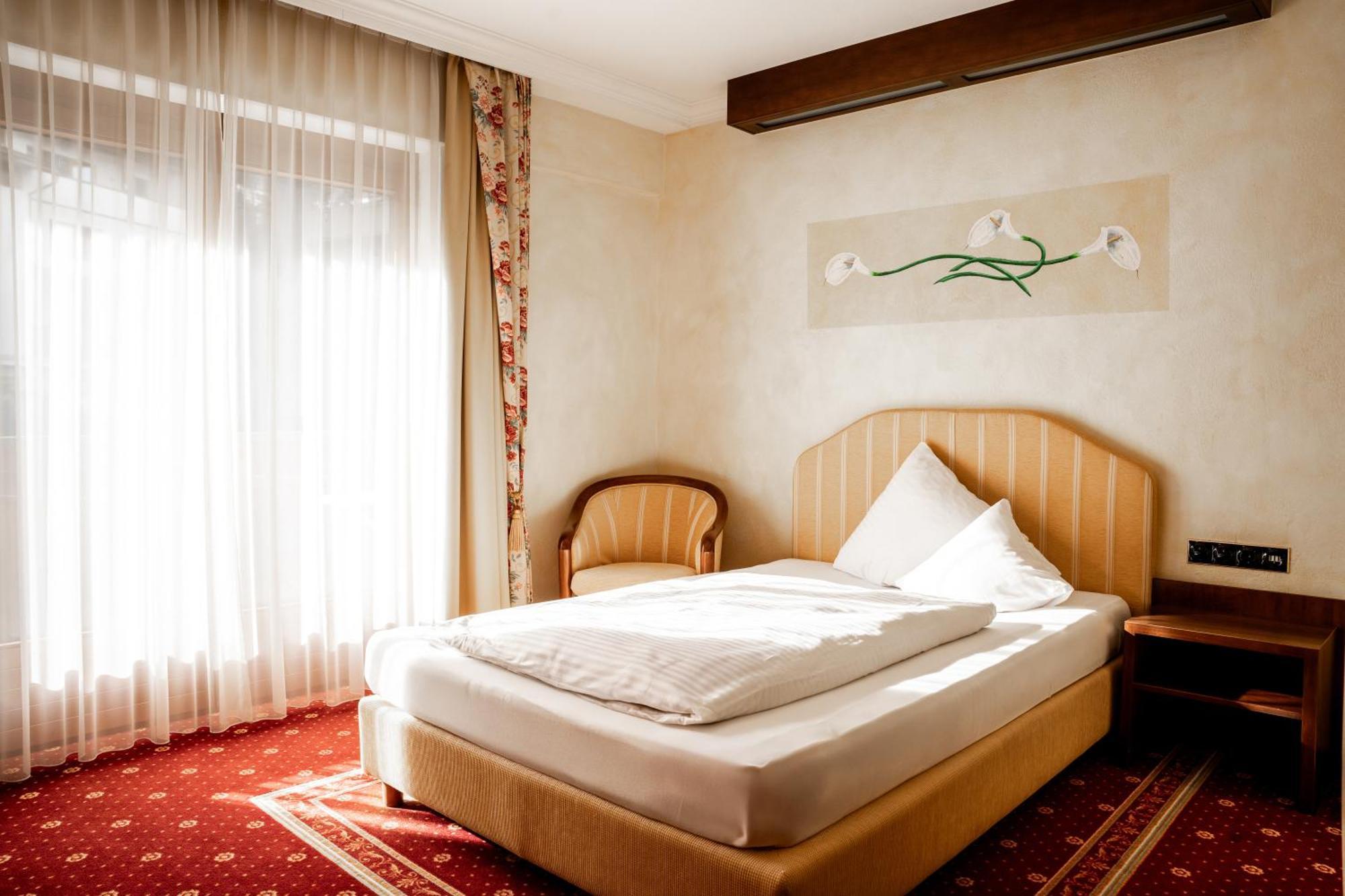 Hotel Maria Theresia Майрхофен Экстерьер фото